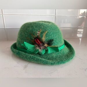 Vintage Boutique Kate’s Canada Green Women's Hat with Feather Accent